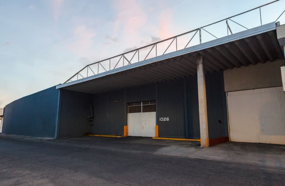 Vista exterior de bodegas en Parque Industrial González Gallo.